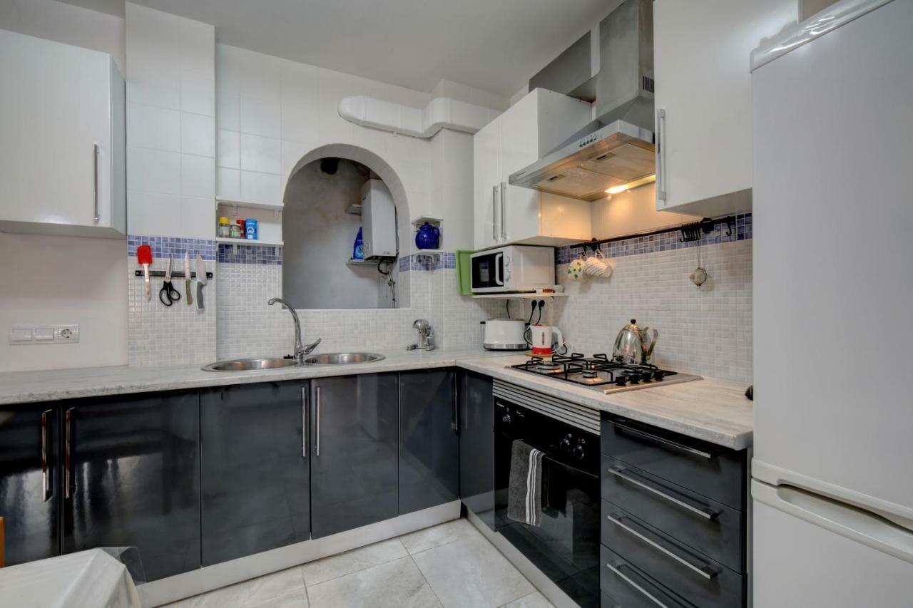 Victoria Apartment Estepona Exterior photo